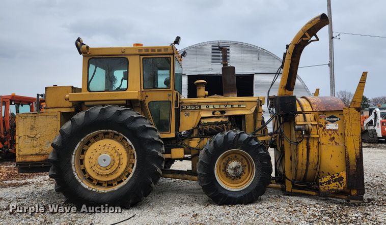 image for item HK9358 1973 Oliver 2255  MFWD tractor