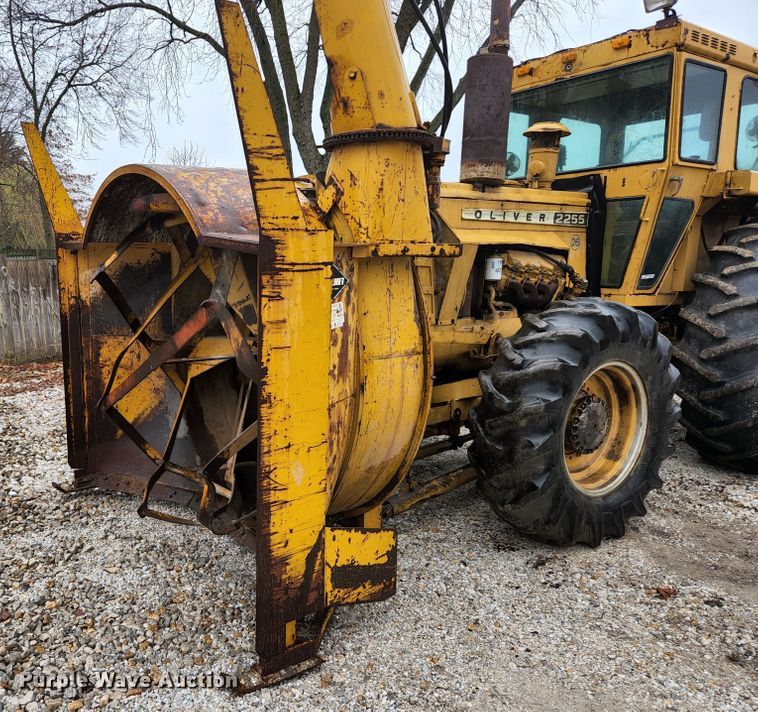 image for item HK9358 1973 Oliver 2255  MFWD tractor