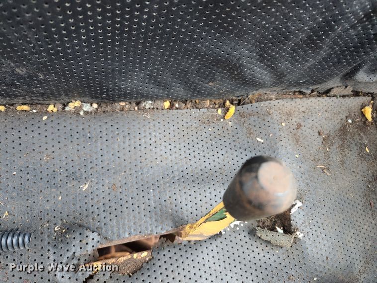 image for item HK9358 1973 Oliver 2255  MFWD tractor