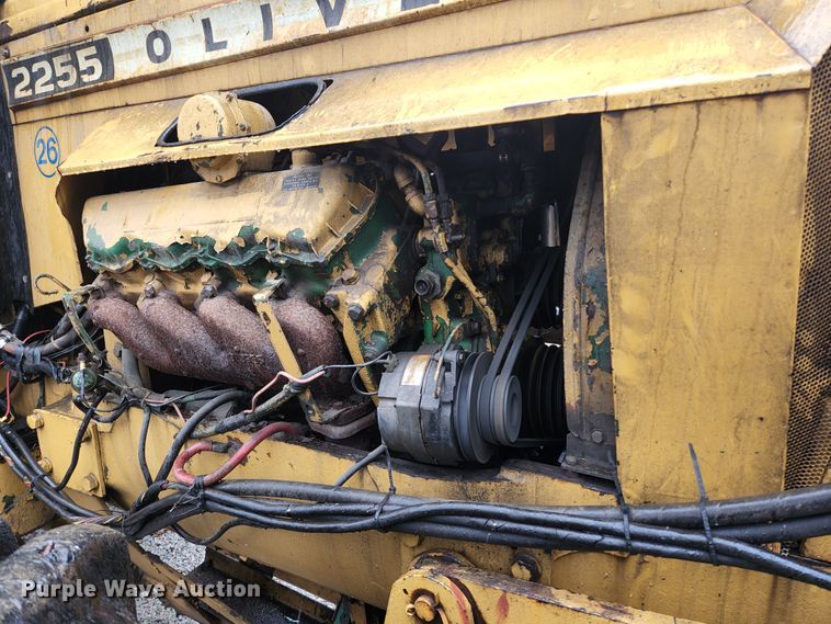 image for item HK9358 1973 Oliver 2255  MFWD tractor