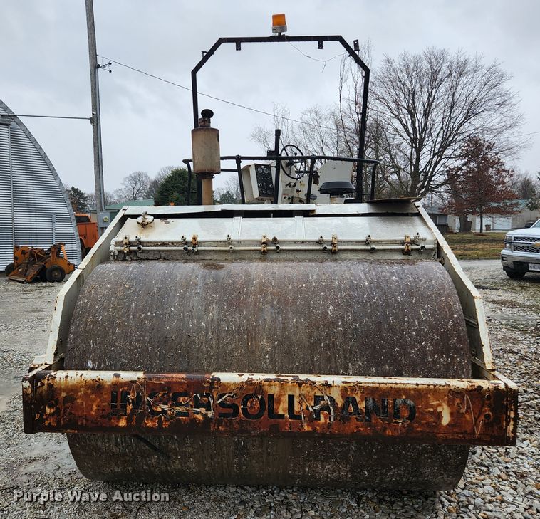 image for item HK9359 1984 Ingersoll Rand DA50  double drum vibratory roller