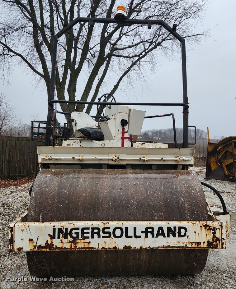 image for item HK9359 1984 Ingersoll Rand DA50  double drum vibratory roller