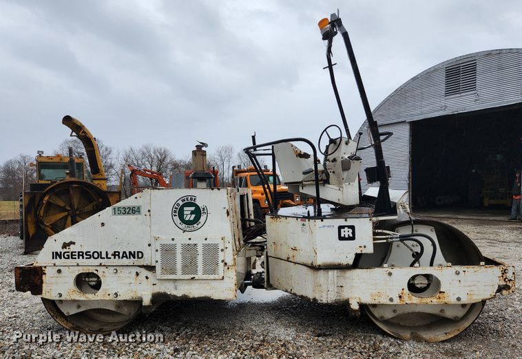 image for item HK9359 1984 Ingersoll Rand DA50  double drum vibratory roller