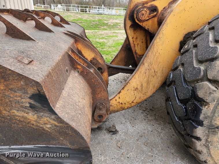 image for item HK9377 1999 Case 621B  wheel loader