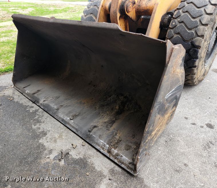 image for item HK9377 1999 Case 621B  wheel loader