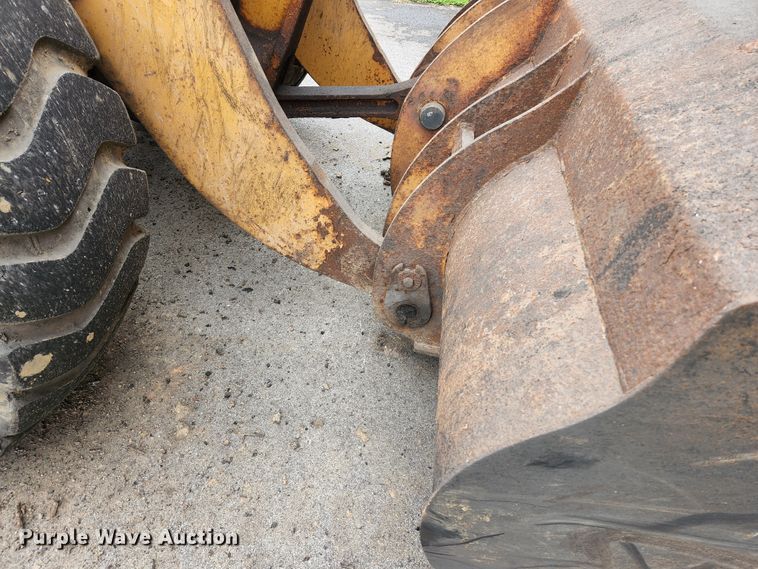 image for item HK9377 1999 Case 621B  wheel loader