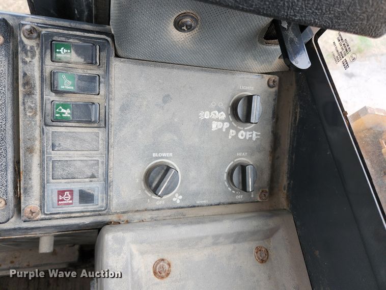 image for item HK9377 1999 Case 621B  wheel loader