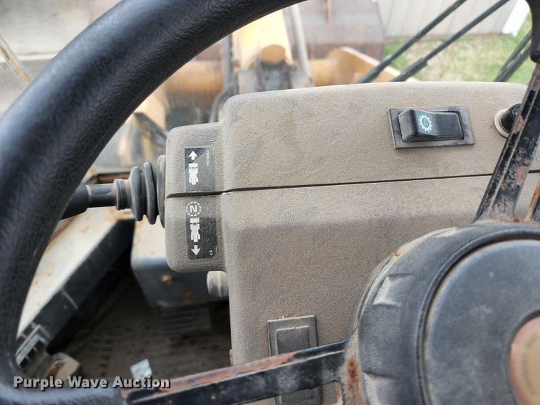 image for item HK9377 1999 Case 621B  wheel loader