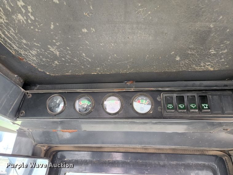 image for item HK9377 1999 Case 621B  wheel loader