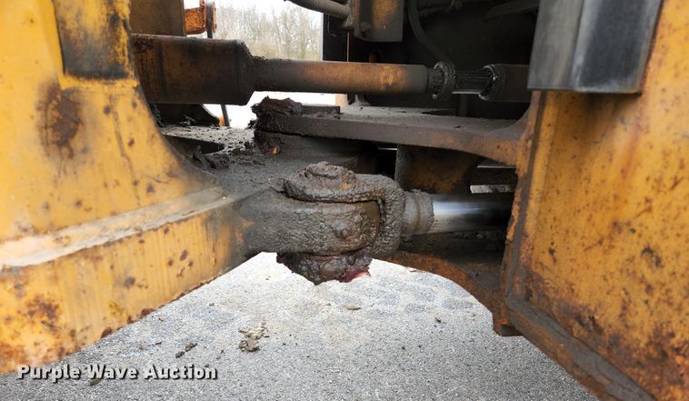 image for item HK9377 1999 Case 621B  wheel loader