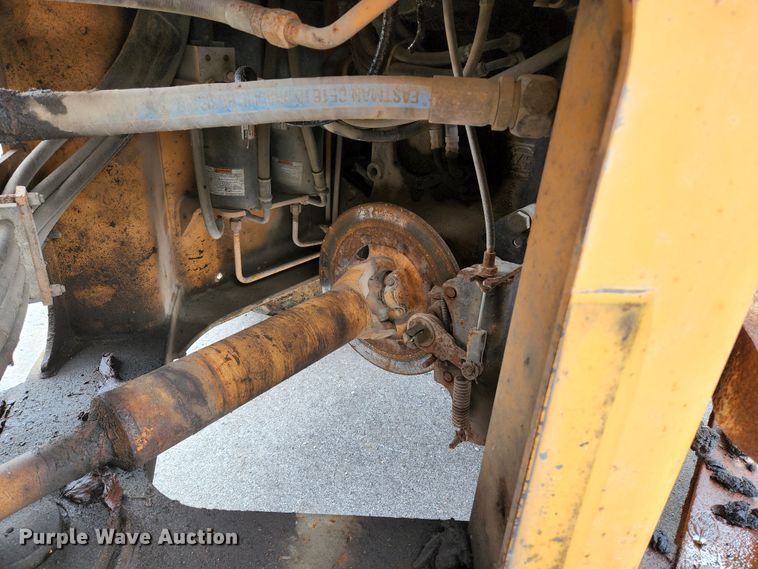 image for item HK9377 1999 Case 621B  wheel loader