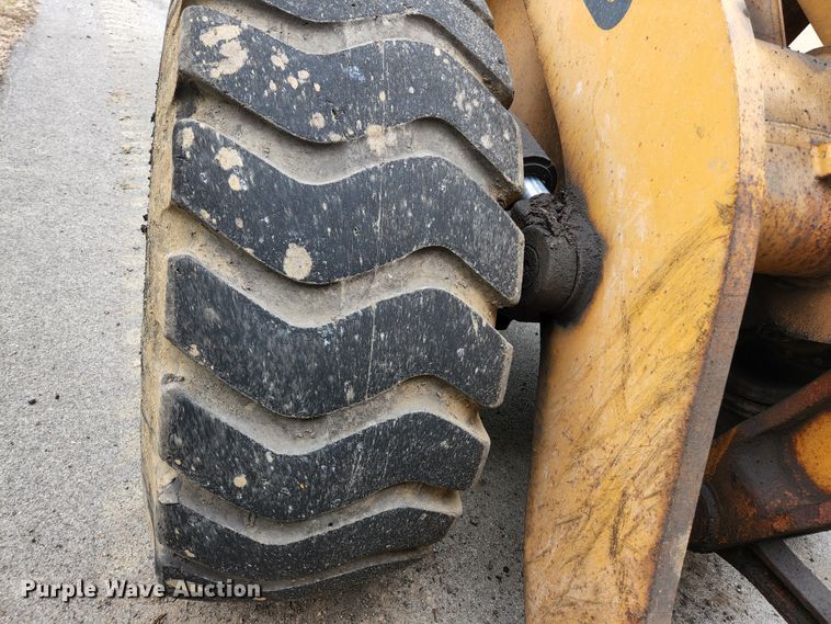 image for item HK9377 1999 Case 621B  wheel loader