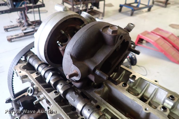 image for item HR9830 Toyota 1JZ  engine block