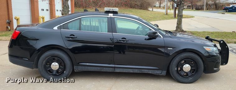 image for item IF9401 2018 Ford Taurus Police Interceptor