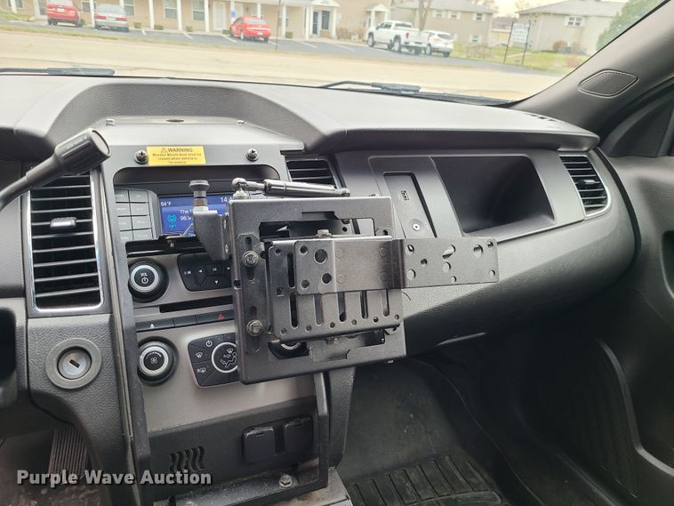 image for item IF9401 2018 Ford Taurus Police Interceptor
