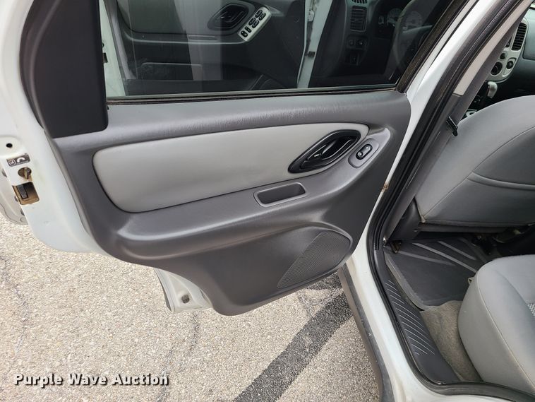 image for item IF9403 2007 Ford Escape XLT  SUV