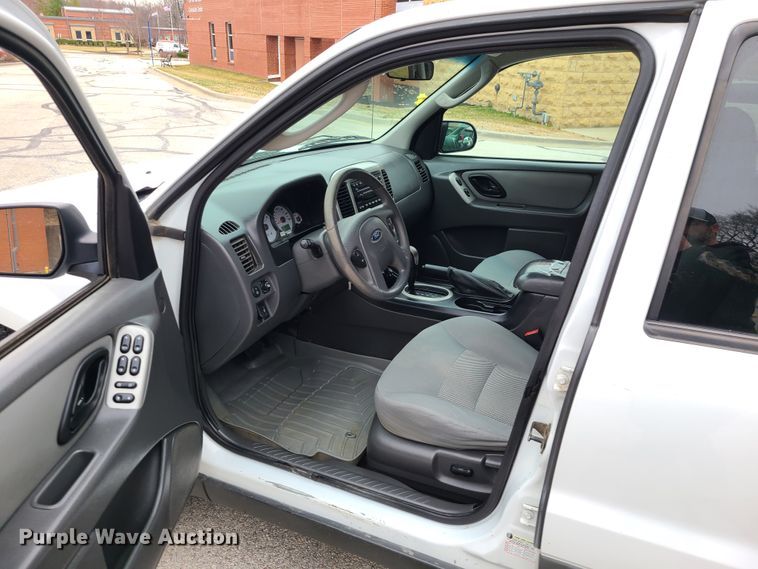 image for item IF9403 2007 Ford Escape XLT  SUV