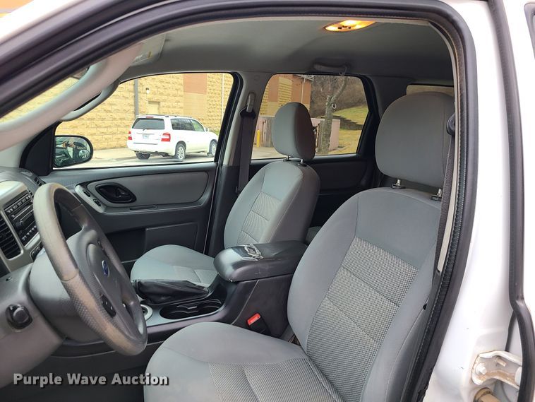 image for item IF9403 2007 Ford Escape XLT  SUV