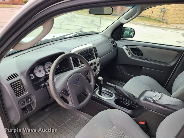 image for item IF9403 2007 Ford Escape XLT  SUV