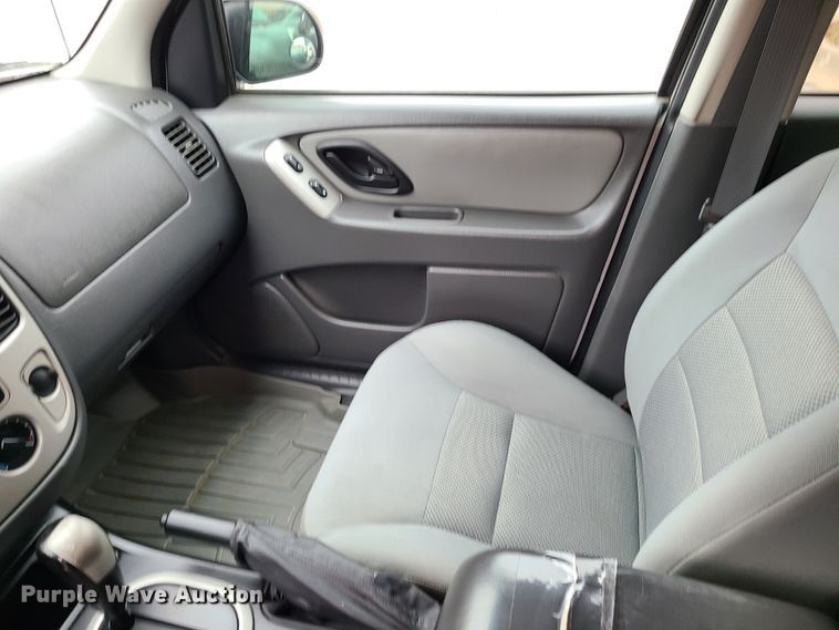 image for item IF9403 2007 Ford Escape XLT  SUV