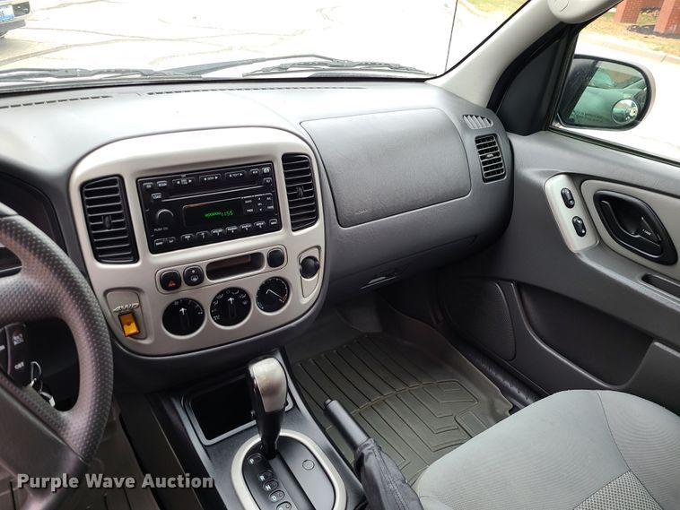 image for item IF9403 2007 Ford Escape XLT  SUV