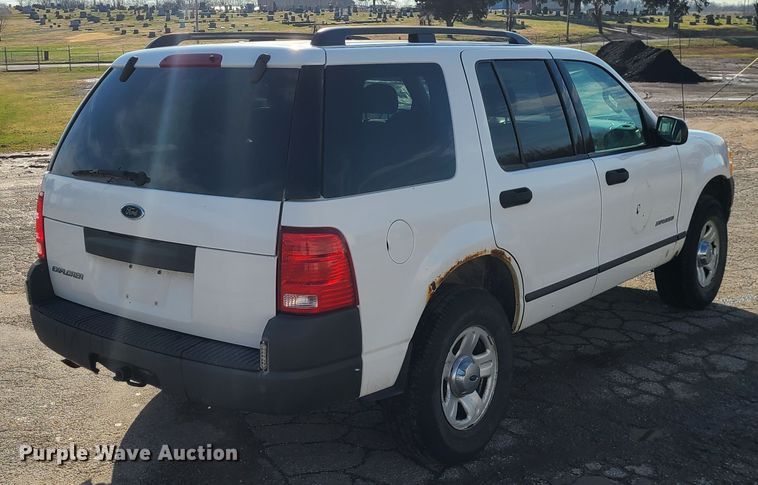 image for item IF9411 2004 Ford Explorer  SUV