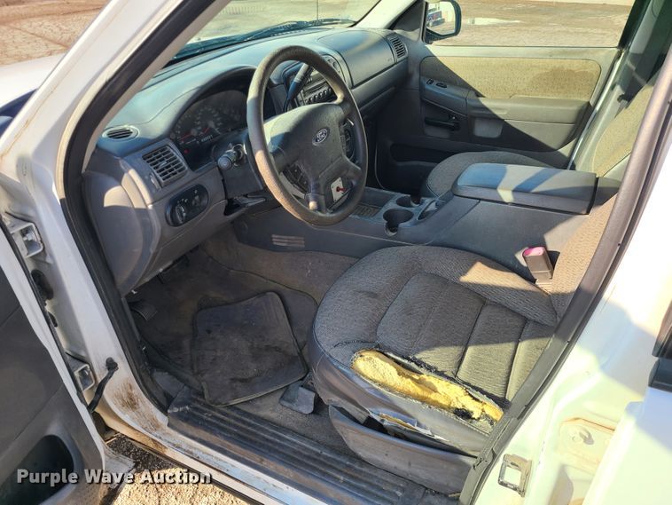 image for item IF9411 2004 Ford Explorer  SUV