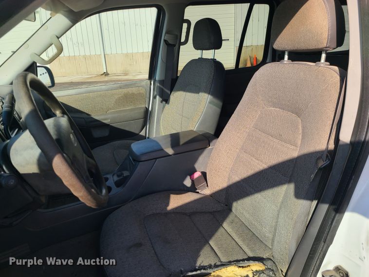 image for item IF9411 2004 Ford Explorer  SUV