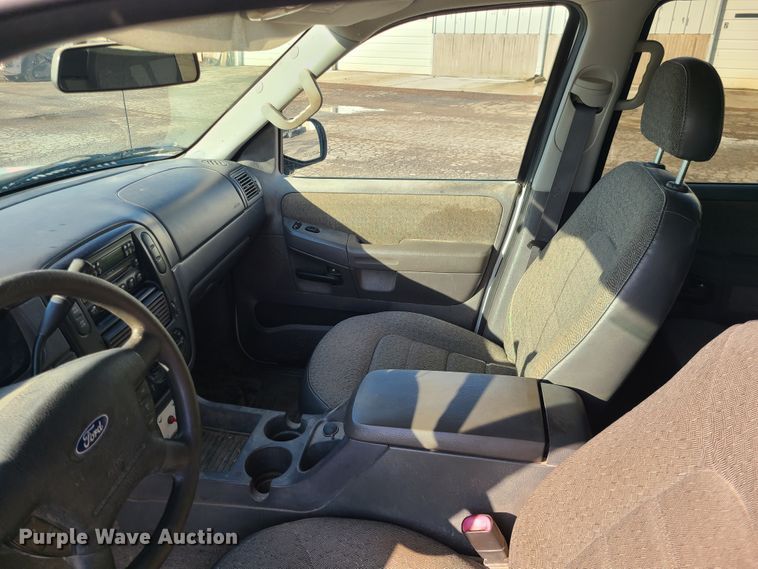 image for item IF9411 2004 Ford Explorer  SUV