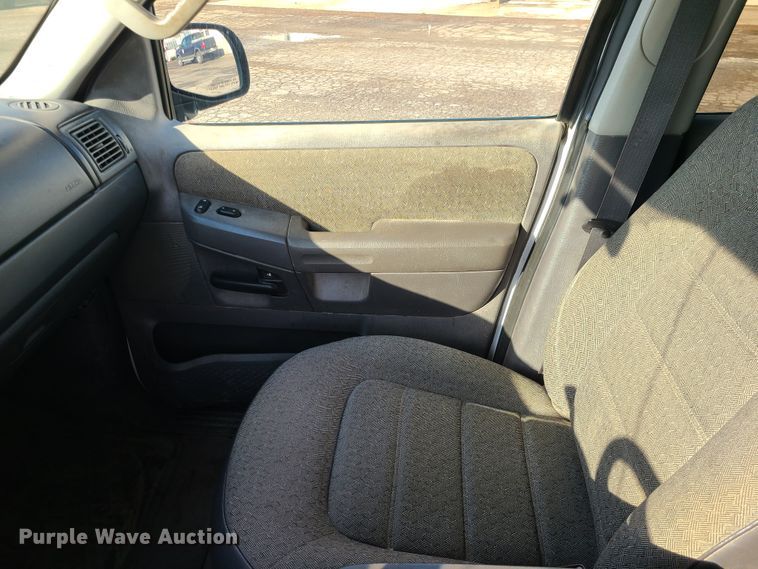 image for item IF9411 2004 Ford Explorer  SUV