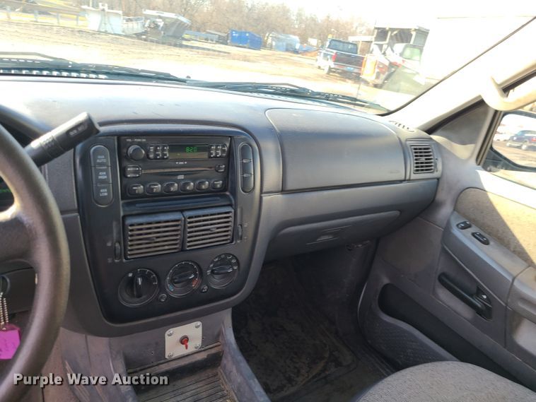 image for item IF9411 2004 Ford Explorer  SUV