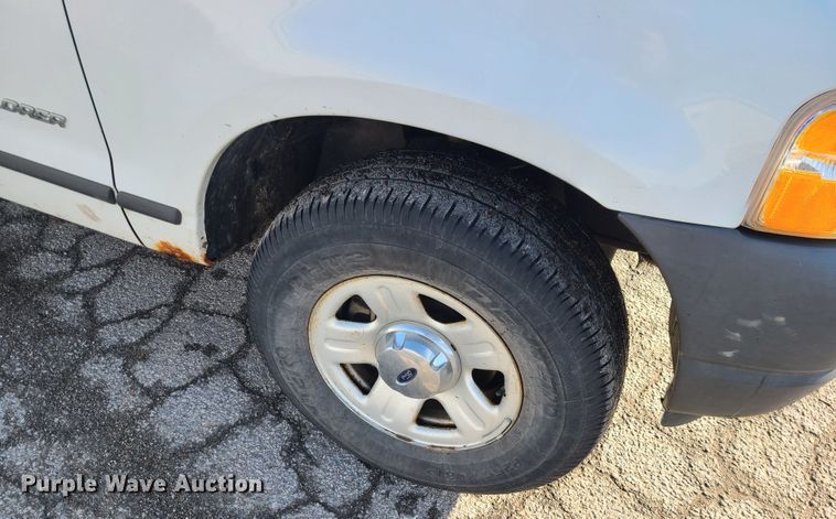 image for item IF9411 2004 Ford Explorer  SUV
