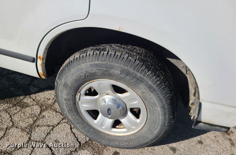 image for item IF9411 2004 Ford Explorer  SUV