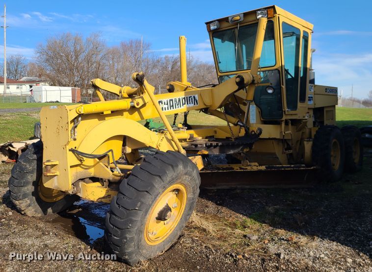 image for item IF9412 Champion 710A  motor grader