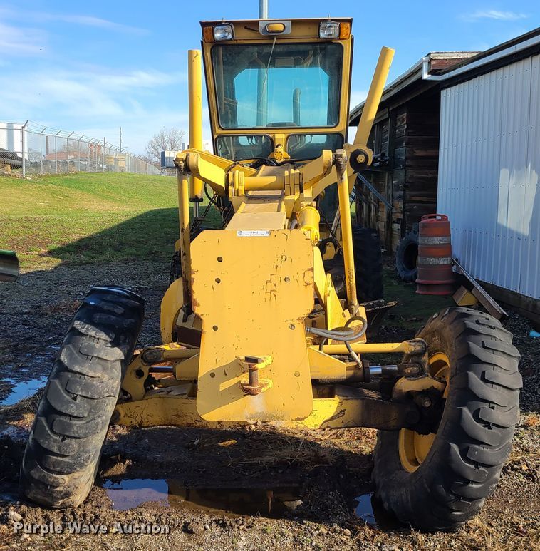 image for item IF9412 Champion 710A  motor grader