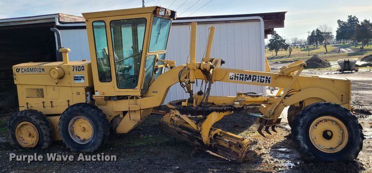 image for item IF9412 Champion 710A  motor grader