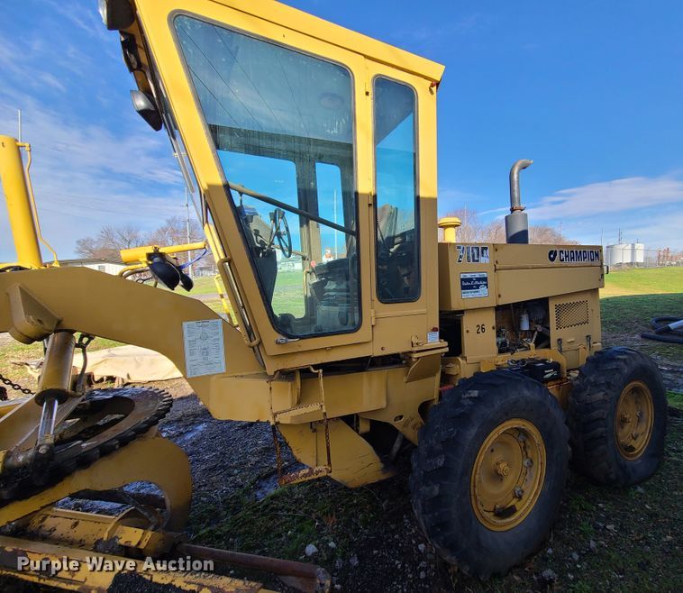 image for item IF9412 Champion 710A  motor grader