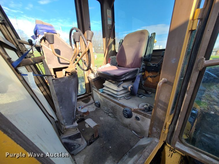 image for item IF9412 Champion 710A  motor grader