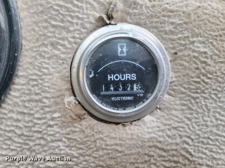 image for item IF9412 Champion 710A  motor grader