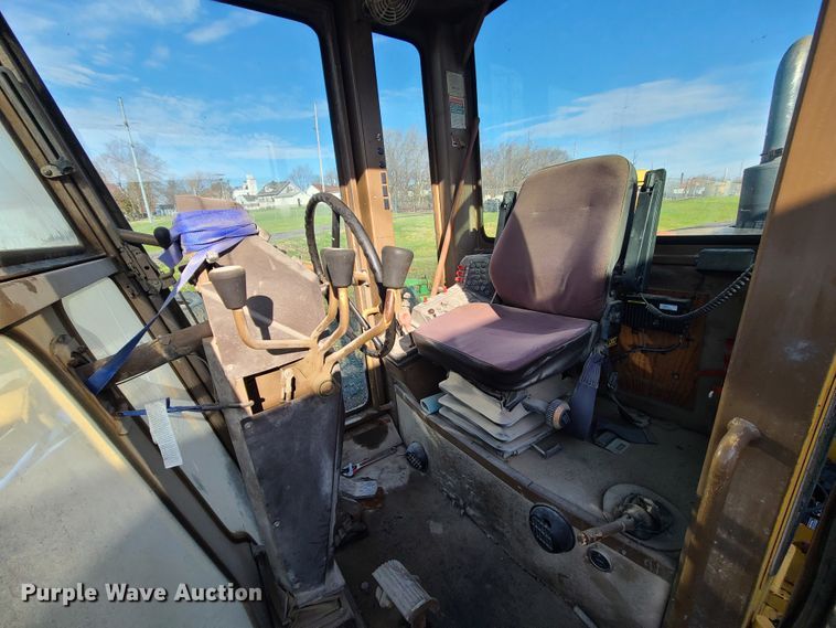 image for item IF9412 Champion 710A  motor grader