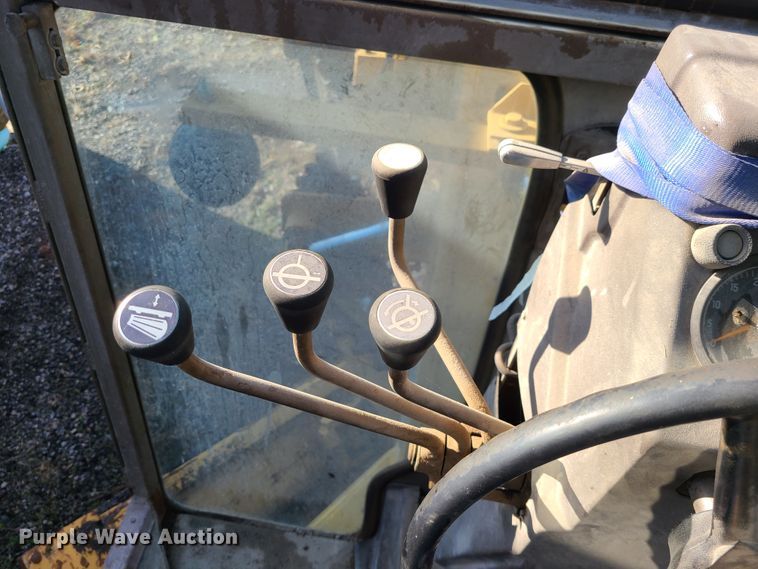 image for item IF9412 Champion 710A  motor grader