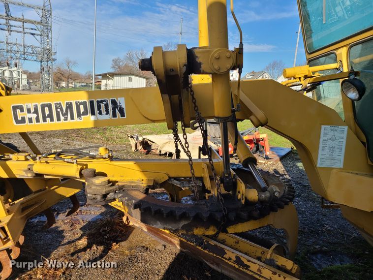 image for item IF9412 Champion 710A  motor grader