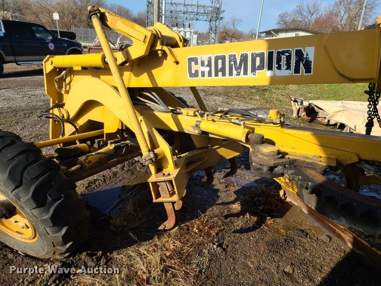 image for item IF9412 Champion 710A  motor grader