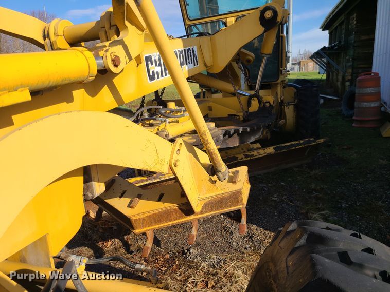 image for item IF9412 Champion 710A  motor grader