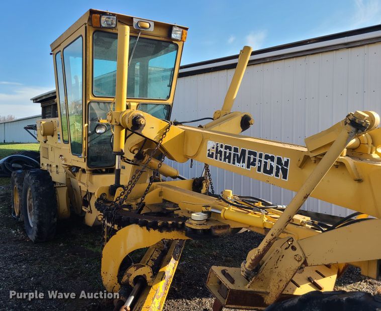 image for item IF9412 Champion 710A  motor grader