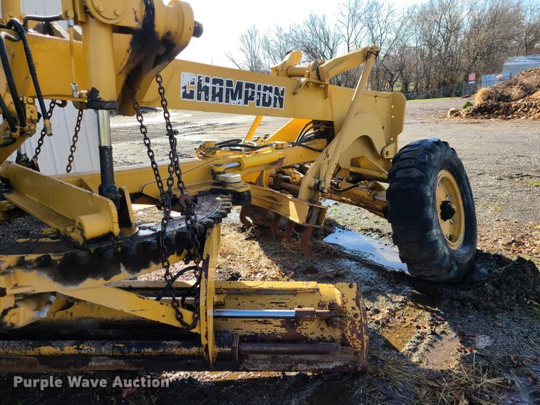 image for item IF9412 Champion 710A  motor grader