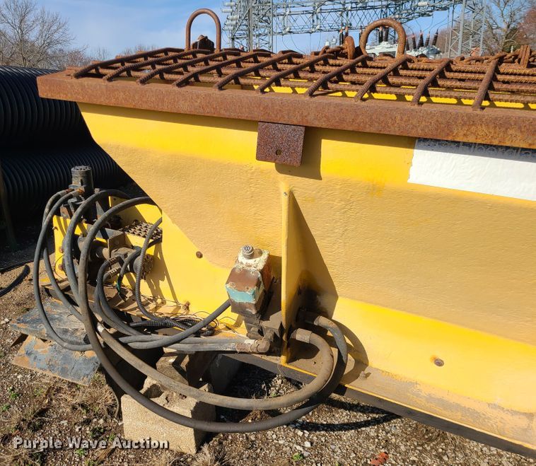 image for item IF9415 Fiberglass Spreader Co.  spreader