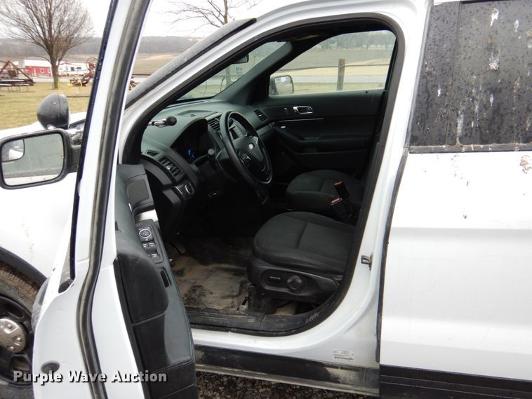 image for item JJ9210 2017 Ford Explorer Police Interceptor  SUV