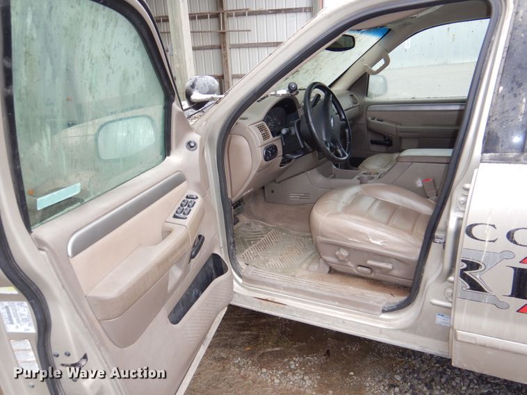 image for item JJ9212 2004 Ford Explorer  SUV