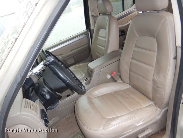 image for item JJ9212 2004 Ford Explorer  SUV